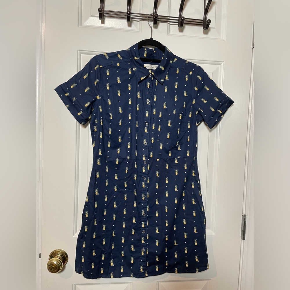 Abercrombie & Fitch Short Sleeve Shirtdress Pineapple Print, Size Small Petite